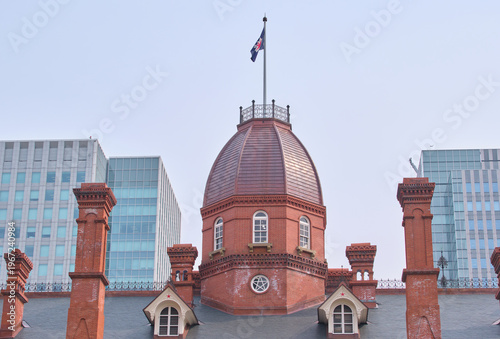 Cuadro en lienzo 北海道庁旧本庁舎（赤れんが庁舎）の八角塔と背後の近代ビル群 Octagonal Tower of the Former Hokkaido Government