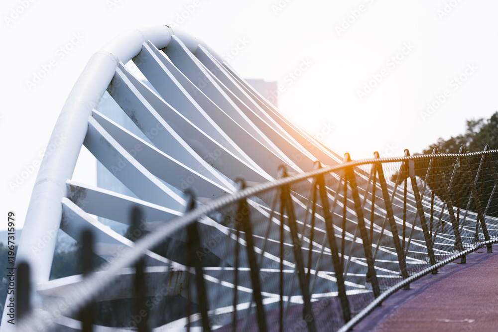 Naklejka premium White mesh structure bridge