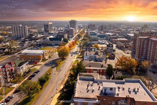 Bilde på lerret Scenic city of Macon, Georgia highlighting historic district with vintage buildings, urban streets and preserved southern American architectural landscape