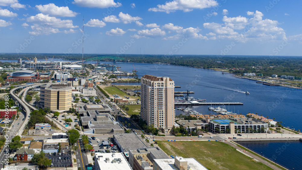 Fototapeta premium Aerial shot along the St Johns River in Jacksonville Florida USA