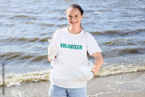 Female volunteer with conta...