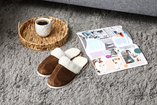 Comfortable slippers, magaz...