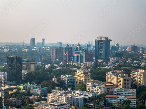 Fotografía Aerial view of the modern high-rise skyscrapers in Bengaluru, Karnataka, showcasing the city's dynamic skyline