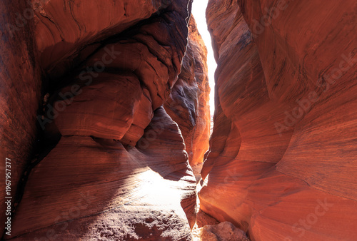 Foto Light Illuminating Wire Pass Slot Canyon, Buckskin Gulch Trail, Vermillion Cliff