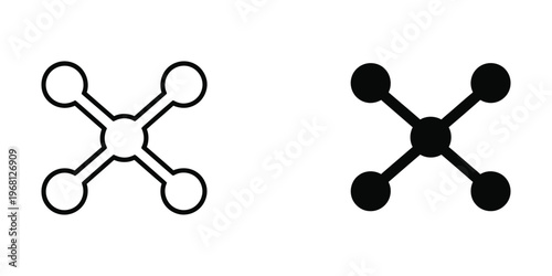 Comparison of filled and unfilled central nodes in a star graph structure with five connections