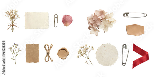 Schilderij op canvas A charming collection of vintage and natural craft elements, including dried flowers, paper, and ribbon