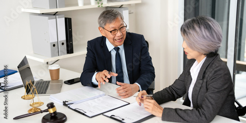 Quadro em tela Lawyer, solicitor or barrister, supervisor talk to analyse case report, discussi