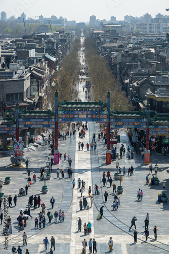 Canvas-taulu High Angle View of Qianmen Commercial Street and Paifang Gate from Zhengyangmen