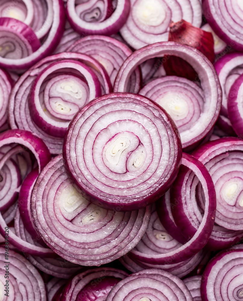 Obraz premium Close-up detail of onion slices. Healthy and varied food