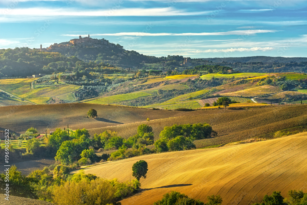 Fototapeta premium Autumn View of Montepulciano and Rural Landscape in Tuscany
