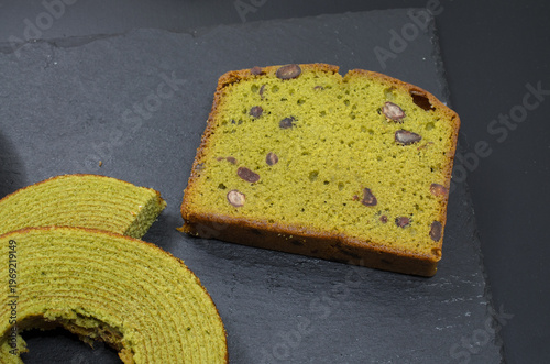 花見のおやつに抹茶パウンドケーキと抹茶バームクーヘン