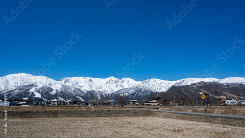 白馬村から望む冬の北アルプス