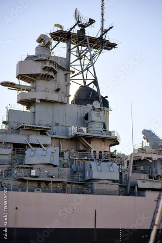 Foto Detail of historic battleship superstructure in Norfolk Virginia USA