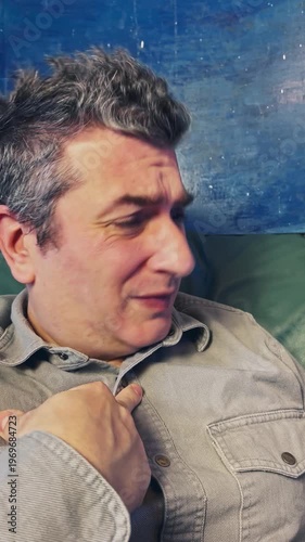 This high-quality digital visualization explores the frontier of Telemedicina and the integration of Artificialis Intelligentia within the modern healthcare sector. 