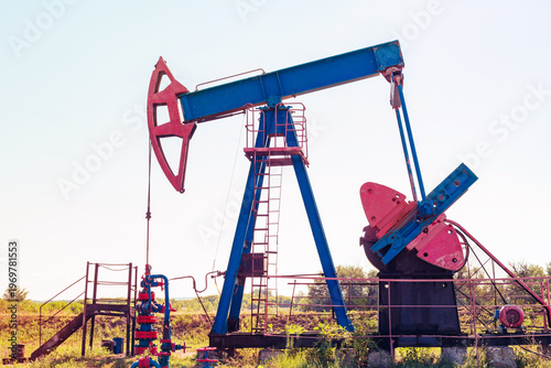 Oil pumping unit, oil price, Oil and gas industry in Russia