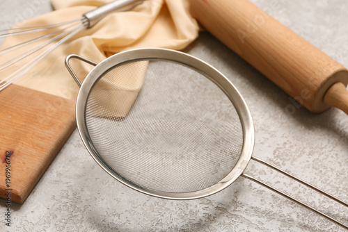 Set of kitchen utensils wit...