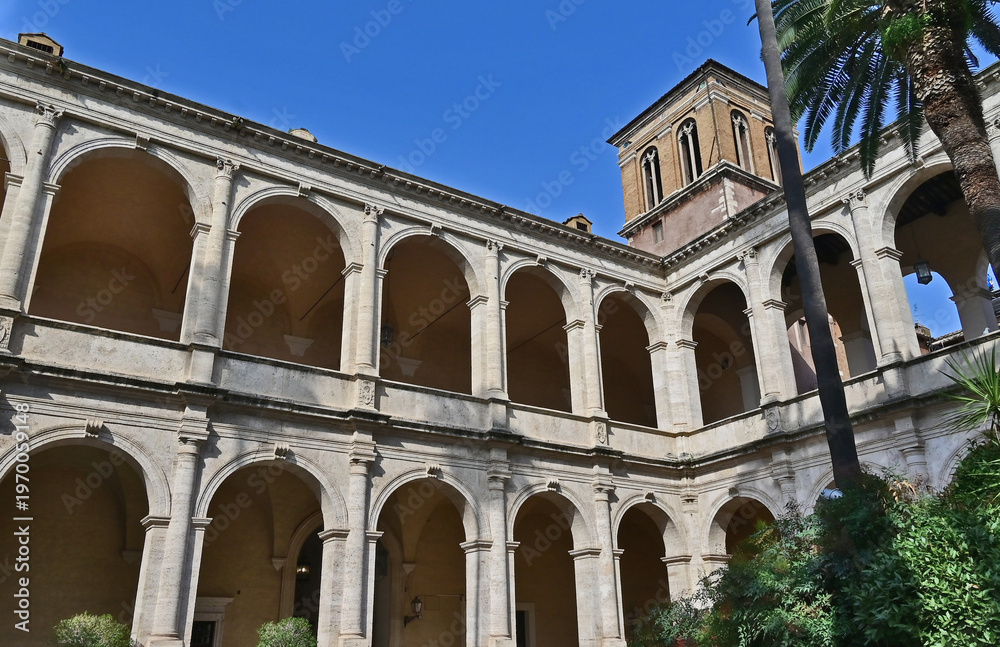 Fototapeta premium Roma, il giardino e la fontana di Palazzo Venezia, Lazio, Italia