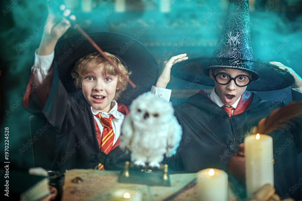 Obraz premium Spell Casting Friends