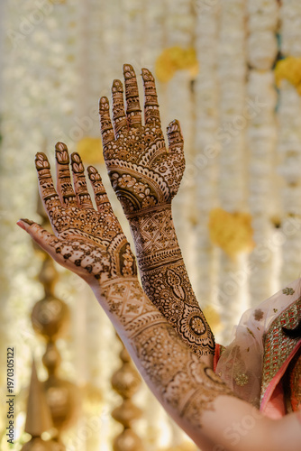 Canvastavla Beautiful henna tattoo art on a woman's hands and arms, showcasing intricate tra