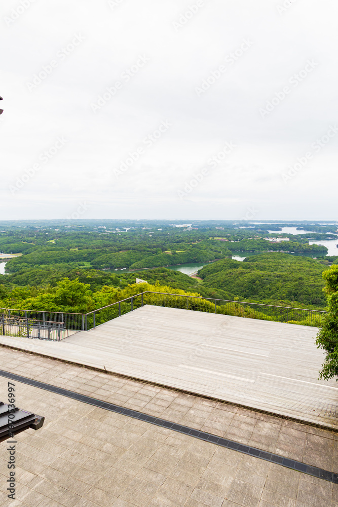 Fototapeta premium 5月下旬の横山展望台デッキ（三重県志摩）