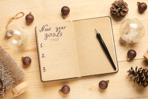 Notebook with empty to do l...