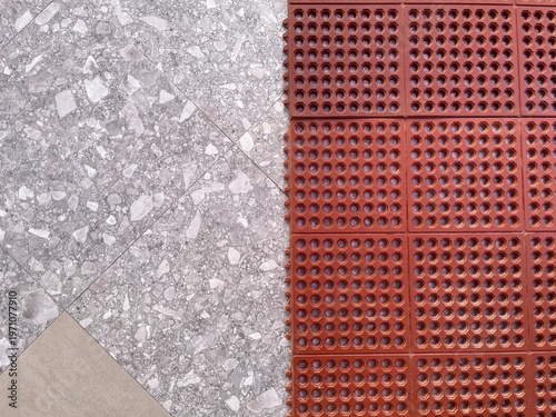 Brown pattern rubber doormat with holes, PVC anti-slip, polka dots, kitchen mat, ablution area, mosque, multi-purpose