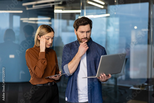 Photos Business colleagues problem solving with stress and confusion