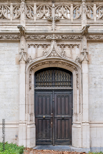 Porte de la cathédrale saint-Michel à Bruxelles