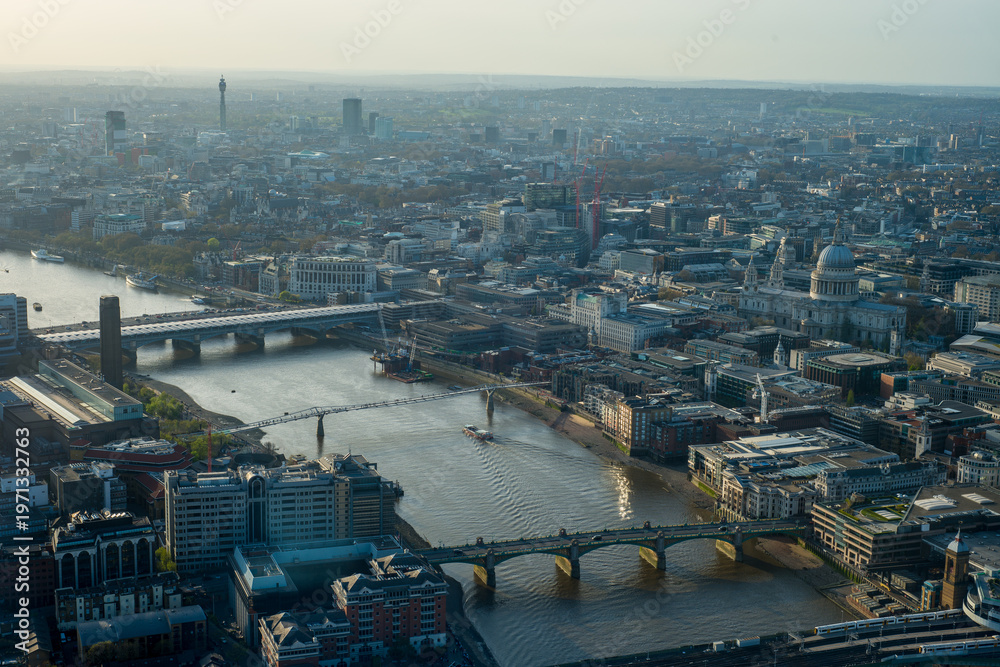Obraz premium View of London from the Shard. UK, River Thames