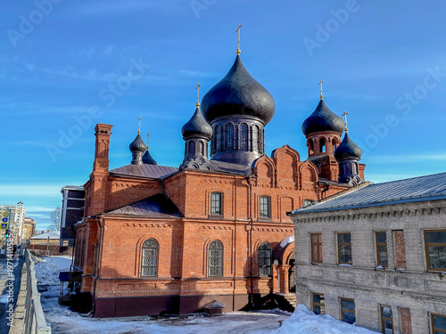 Foto Church with black domes in Kazan, Russia