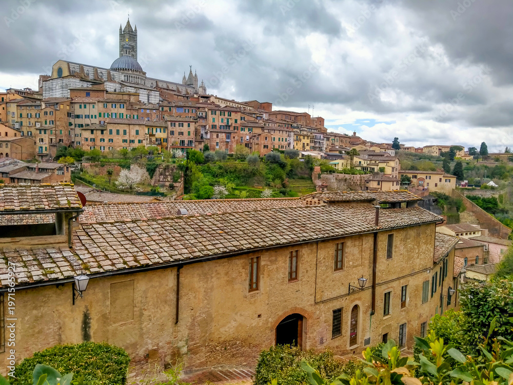 Fototapeta premium Historic center of the city of Siena in Italy with main attractions of Siena Cathedral (Duomo di Siena)