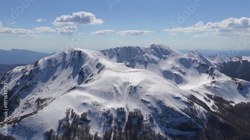 Monte Casarola e  Alpe di Succiso sullo sfonto Portovenere