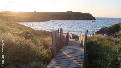 Fotografi Escalier en bois descendant vers la plage de la Varde à Saint-Malo / Rothéneuf e