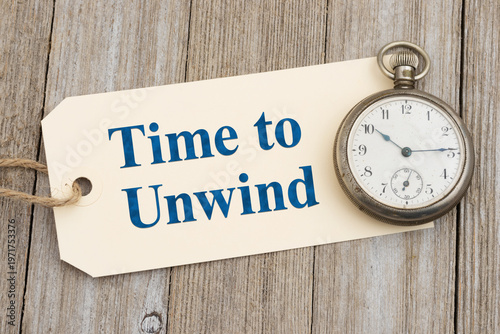 Konstfotografi Time to unwind tag with vintage pocket watch