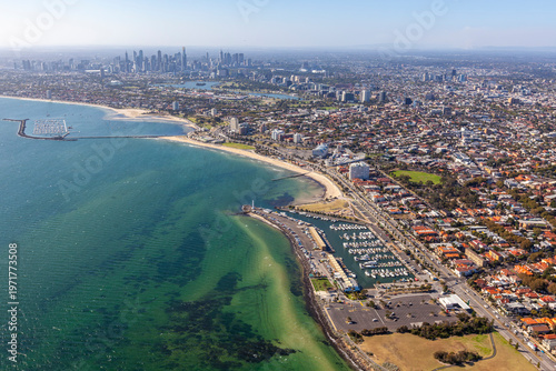 Obraz na płótnie St Kilda aerial view of Port Phillip Bay, marina, beaches and Melbourne skyline