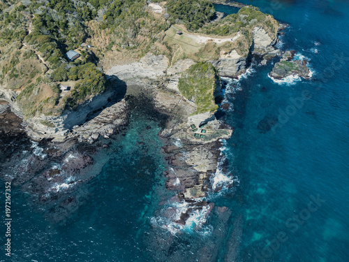 空から眺めるリアス式海岸と美しい海