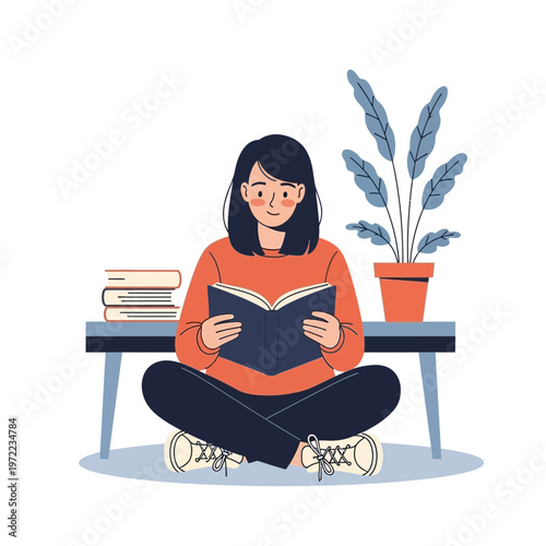 本を読む女性が座っている。彼女はカジュアルな服装で、背後には本と観葉植物がある。