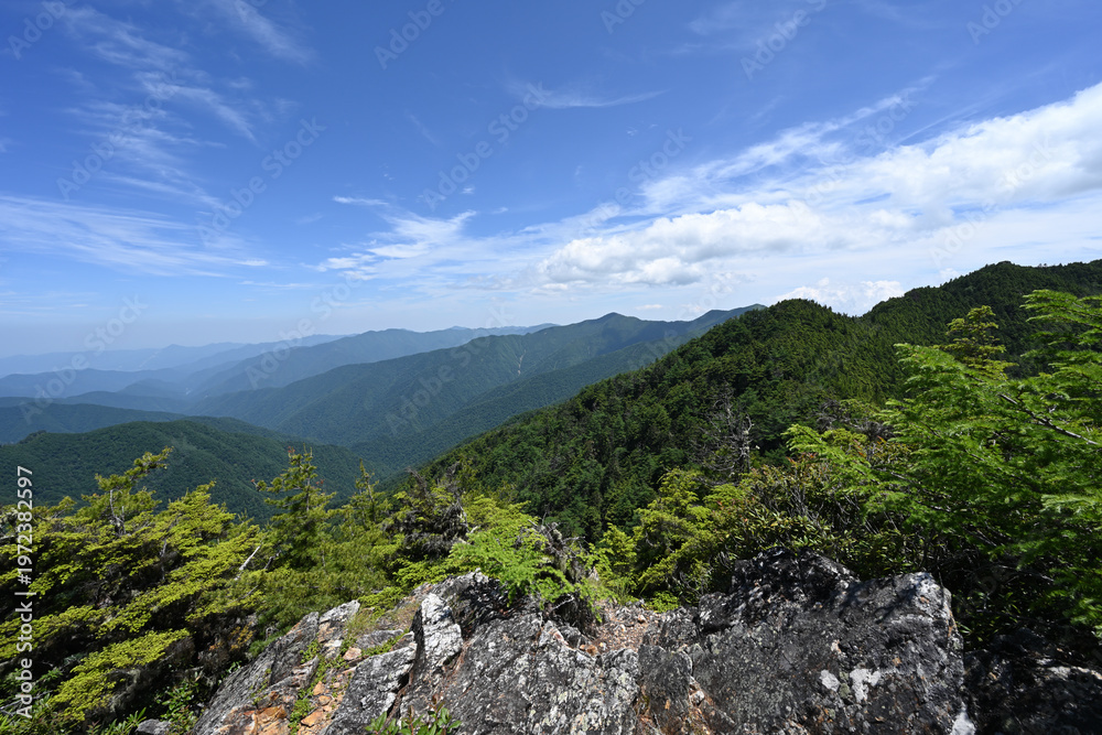 Fototapeta premium Climbing Mount Kobushigatake, Chichibu, Japan