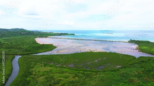 船浦湾（沖縄県西表島）