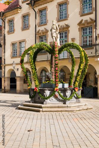 Osterbrunnen vor dem Rathaus in Sigmaringen (Hohenzollern)