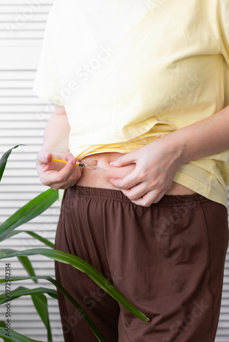 Wallpaper Mural Abdominal Injection Procedure for Medical Treatment (Diabetes, Weight Loss, Clot Prevention) Torontodigital.ca