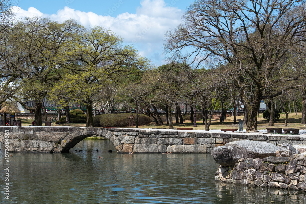 Fototapeta premium 광한루원 오작교의 봄, Spring at Gwanghalluwon Ojakgyo Bridge