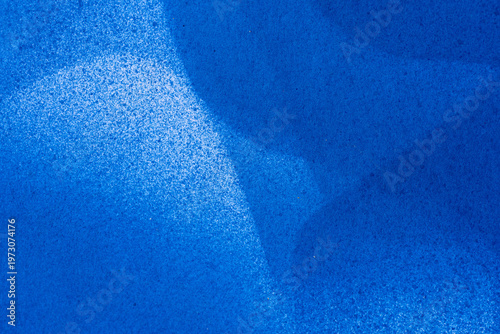 青色のスプレー塗料で塗った背景	