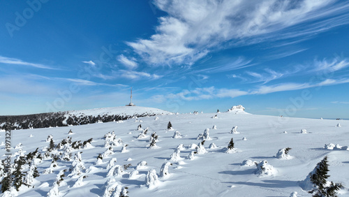 фотографія Jeseniky mountain Praded aerial drone shot during winter natural ice form spruce