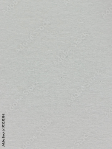 Foto Textura de papel rugoso en color gris perla con grano fino y uniforme