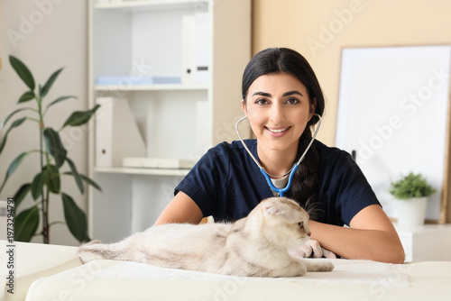 Young female veterinarian w...