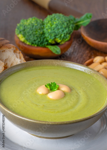 creamy green broccoli soup
