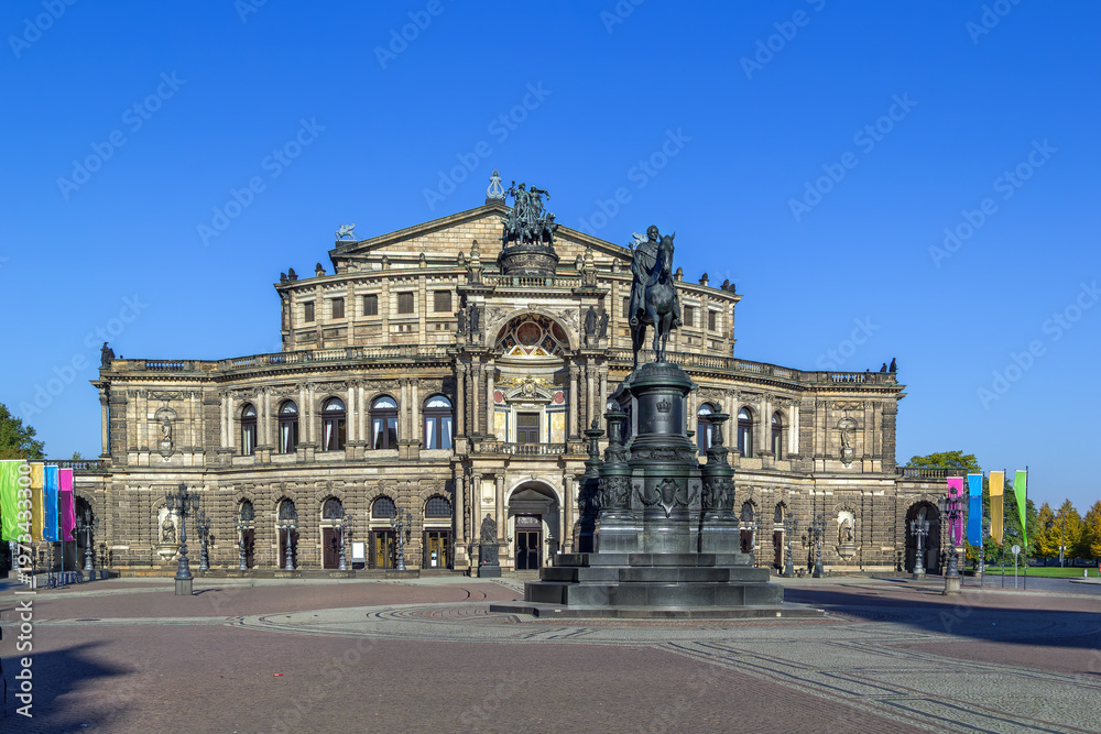 Obraz premium Semperoper, Dresden, Saxony, Germany. Square crop view of Opera House facade under clear sky in bright daylight