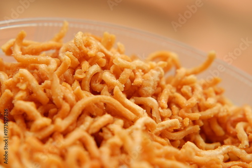Quadro su tela Crispy Fried Noodle Snack in Bowl