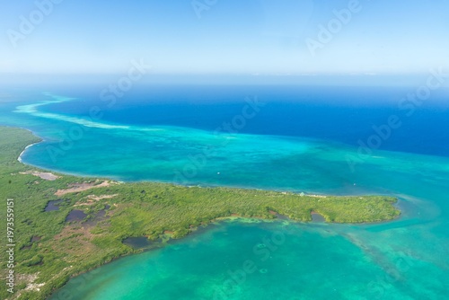 Tableau sur toile Survol en avion de Caye Caulker, Belize